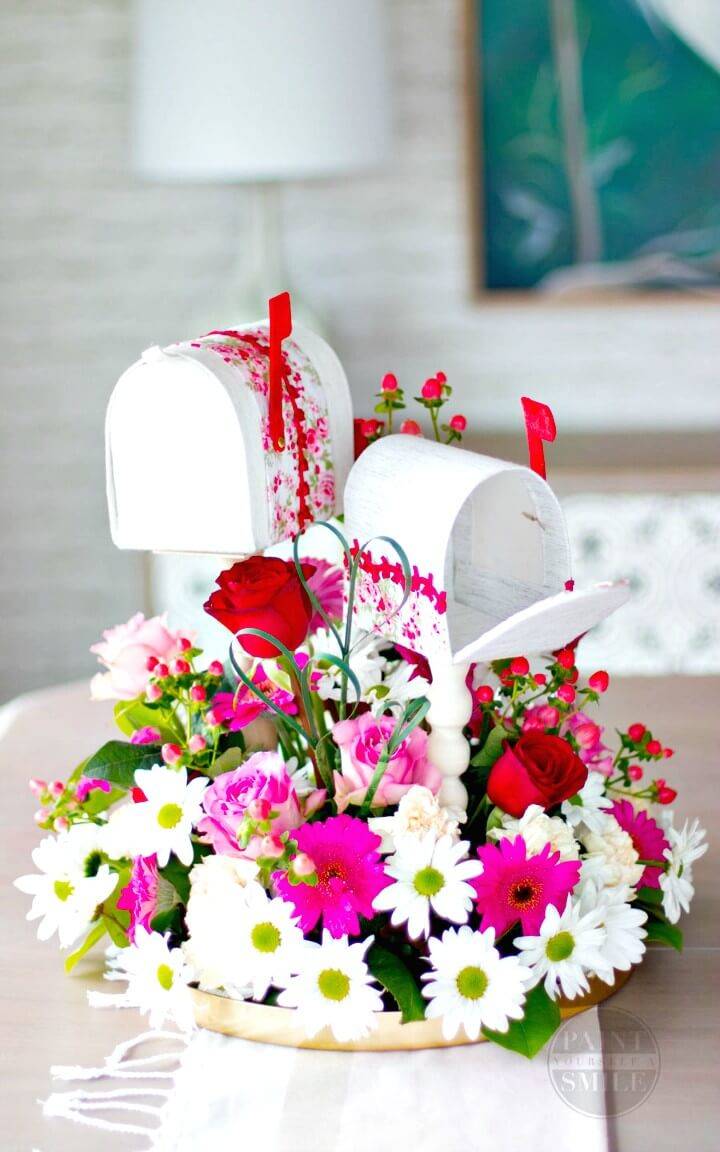 Adorable DIY Valentine’s Day Mailboxes Gift Idea