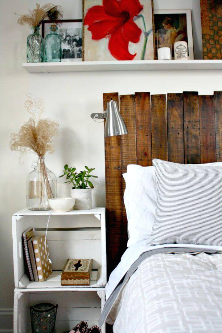 How to Build Your Own Pallet Headboard - DIY