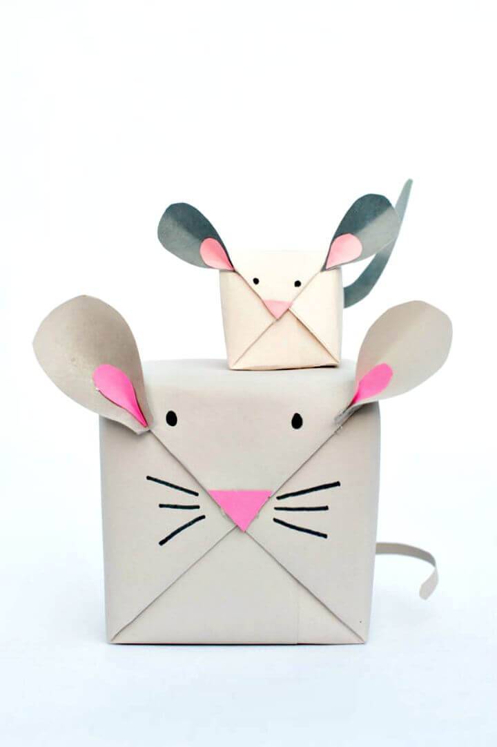 Create Holiday Mouse Gift Wrap - DIY Idea