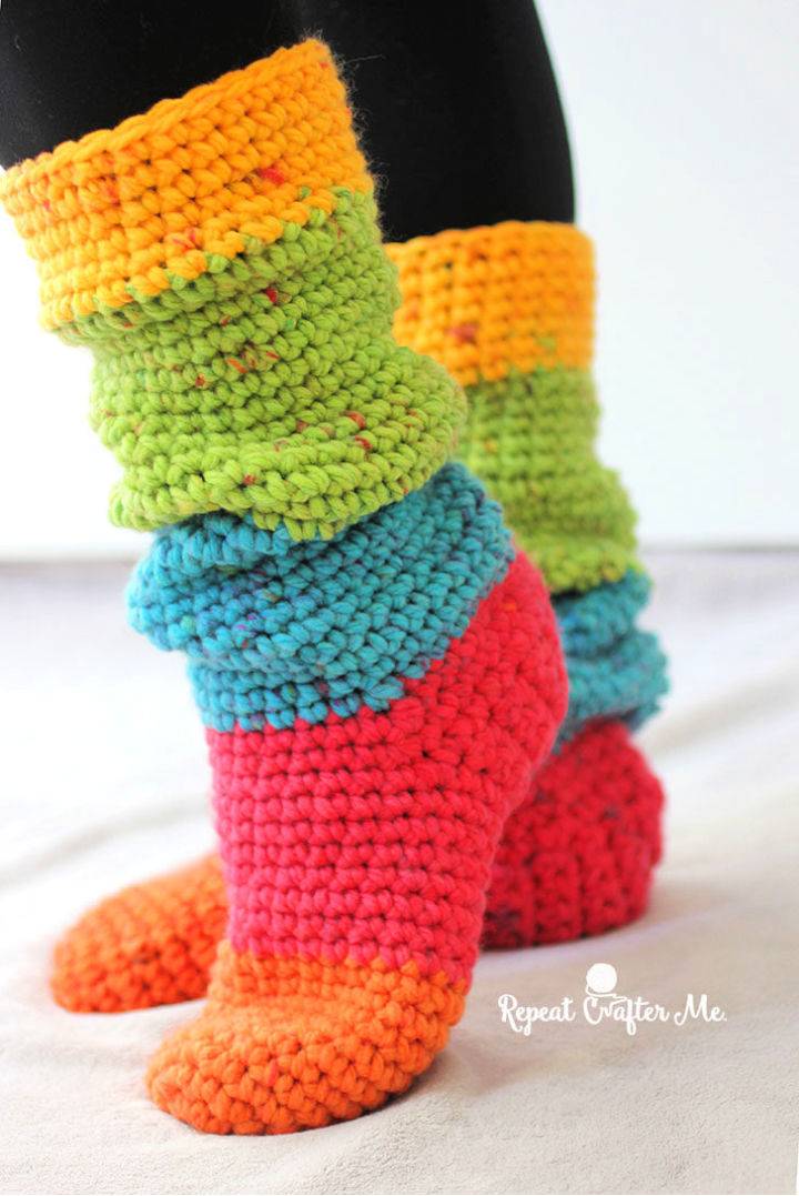 Crochet Caron Cakes Slouchy Slipper Socks - Free Pattern