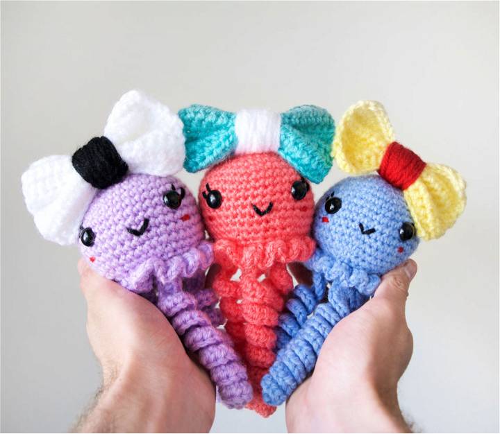 Cute Crochet Jiggly Jellyfish Amigurumi Pattern