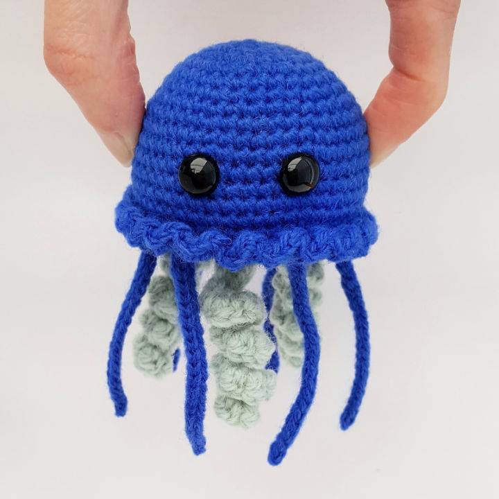 How to Crochet Lil Jellyfish Amigurumi - Free Pattern