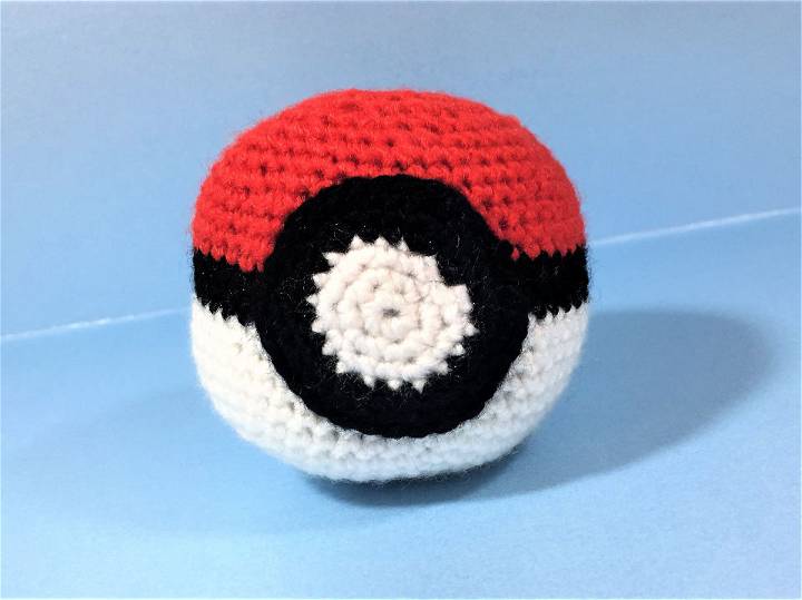 Easy Crochet Pokemon Inspired Pokeball Pattern