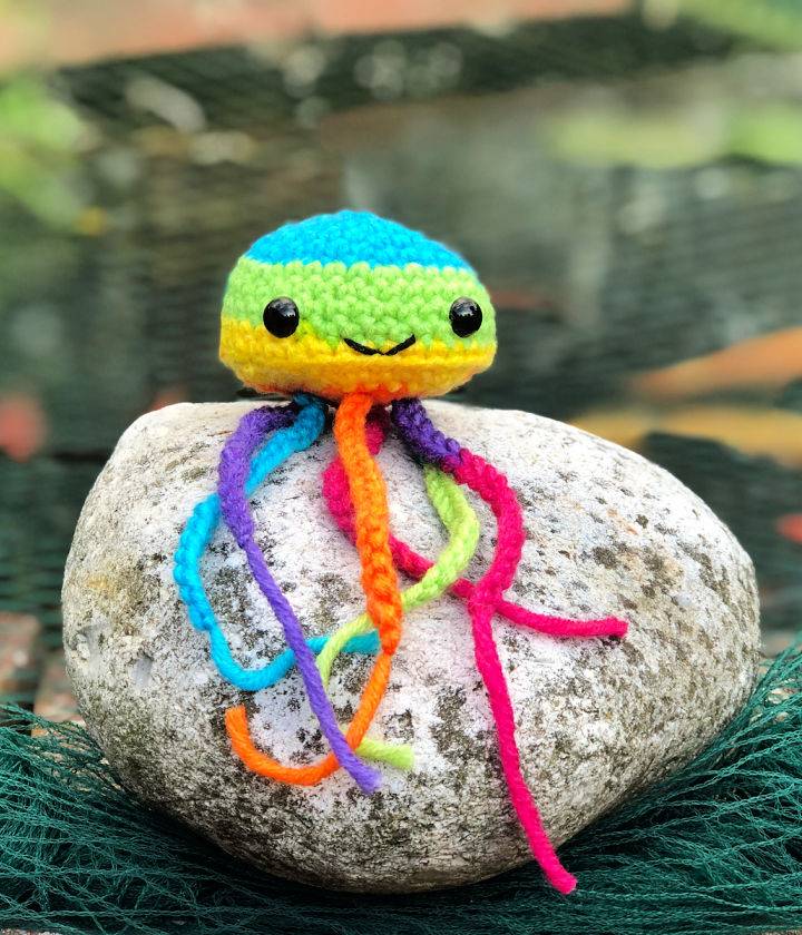 Crochet Rainbow Jellyfish Amigurumi Pattern