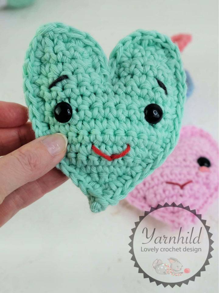 Cute Crochet Heart Amigurumi Pattern