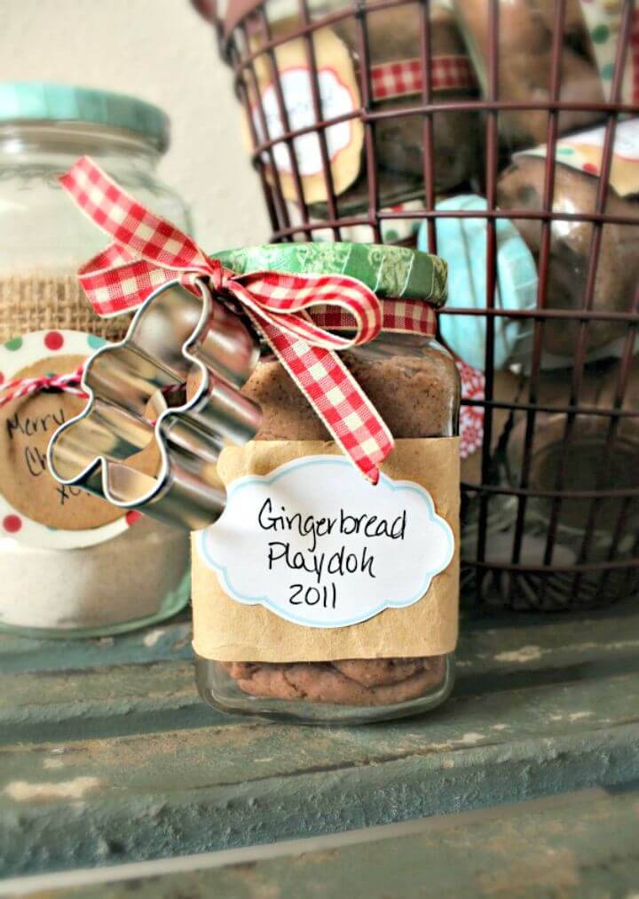 Cute DIY Gingerbread Playdough - Mason Jar Crafts 