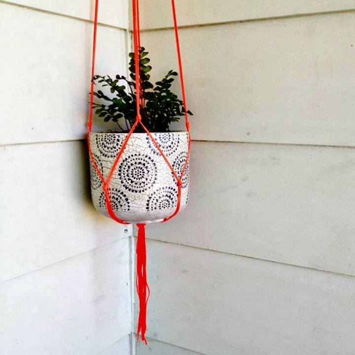 DIY Beautiful Macrame Pot Plant Hanger