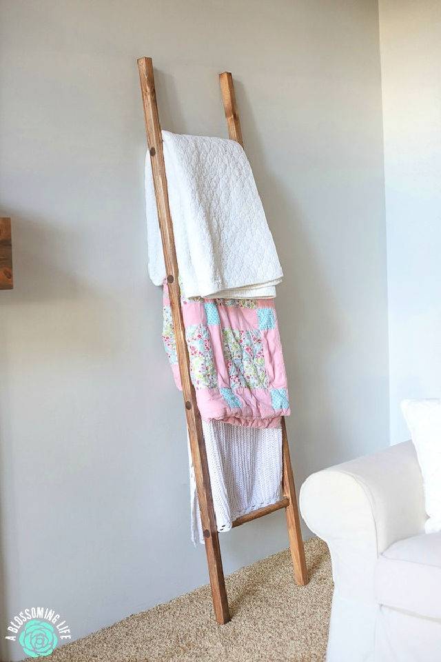 DIY Blanket Ladder for Home Decor