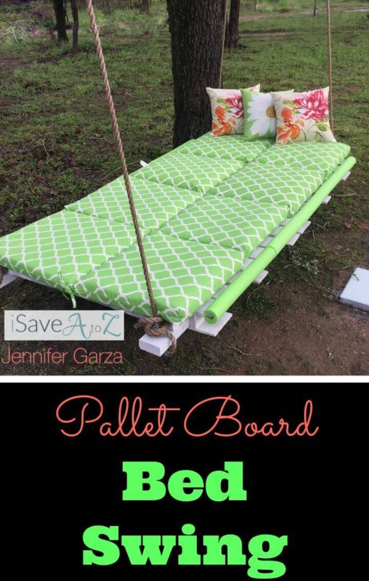 DIY Outdoor Pallet Board Bed Swing