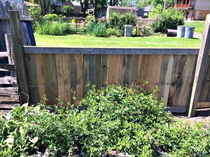 Easy How To Build Fence From An Old Pallet Tutorial