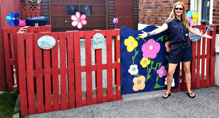 Easy Upcycled Temporary DIY Pallet Fence Tutorial