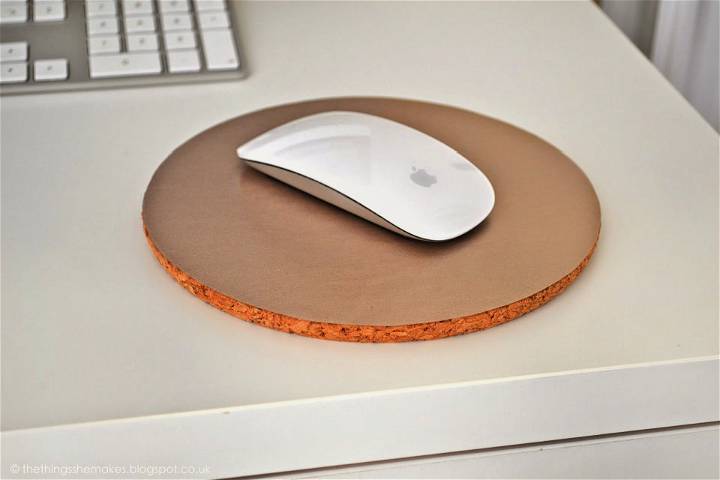 How to Make a Mouse Pad With Corkboard Trivet