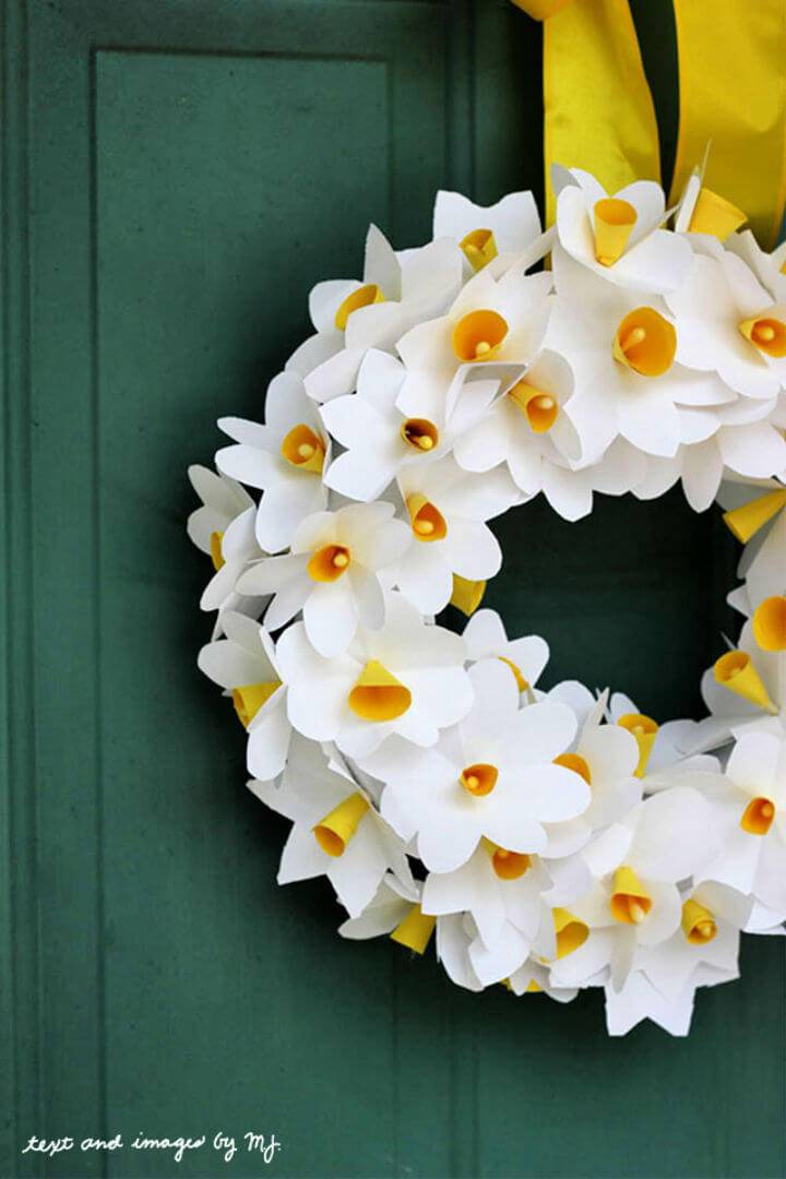 How to Make Paper Daffodil Wreath