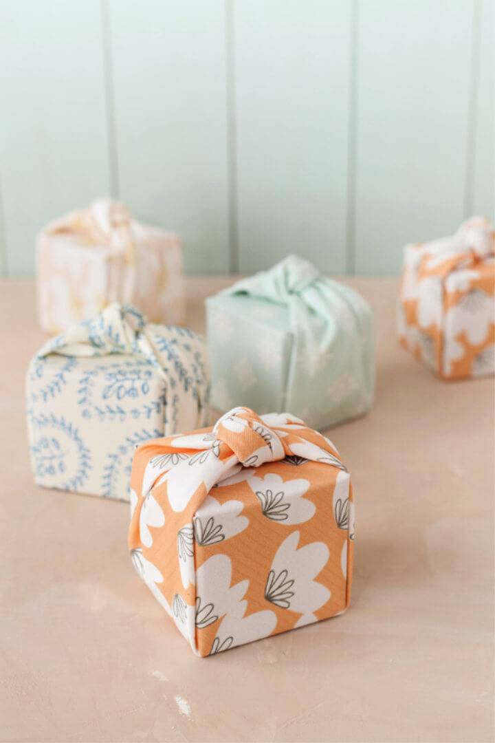 Knotted Fabric wrapped Favor Boxes