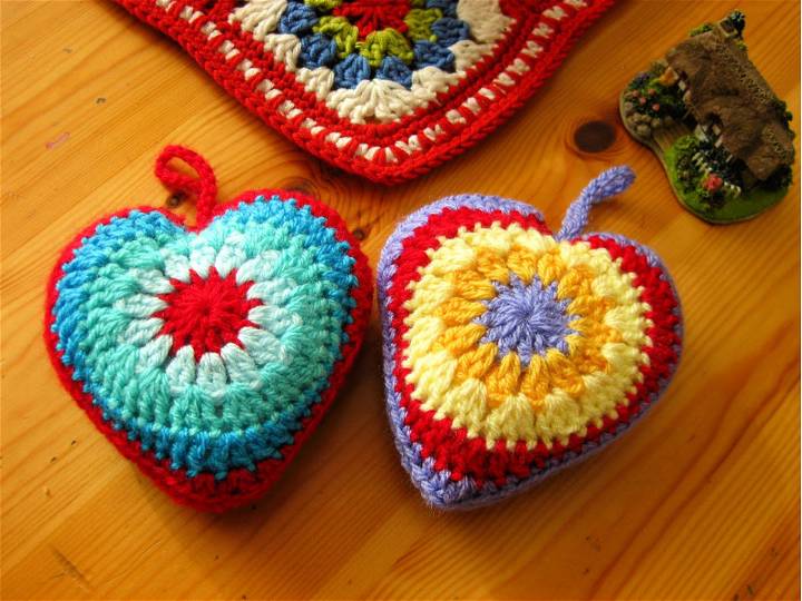 Simple Sunburst Crochet Heart Pattern