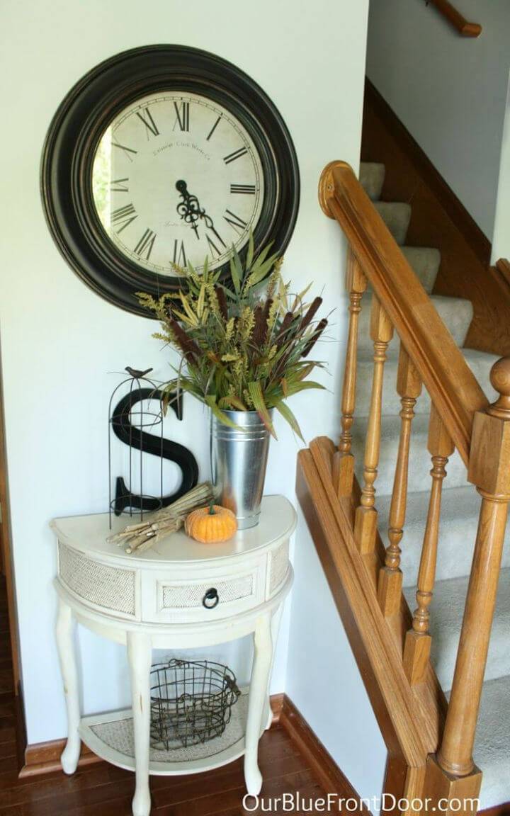 Small Entryway Table for Fall Decor